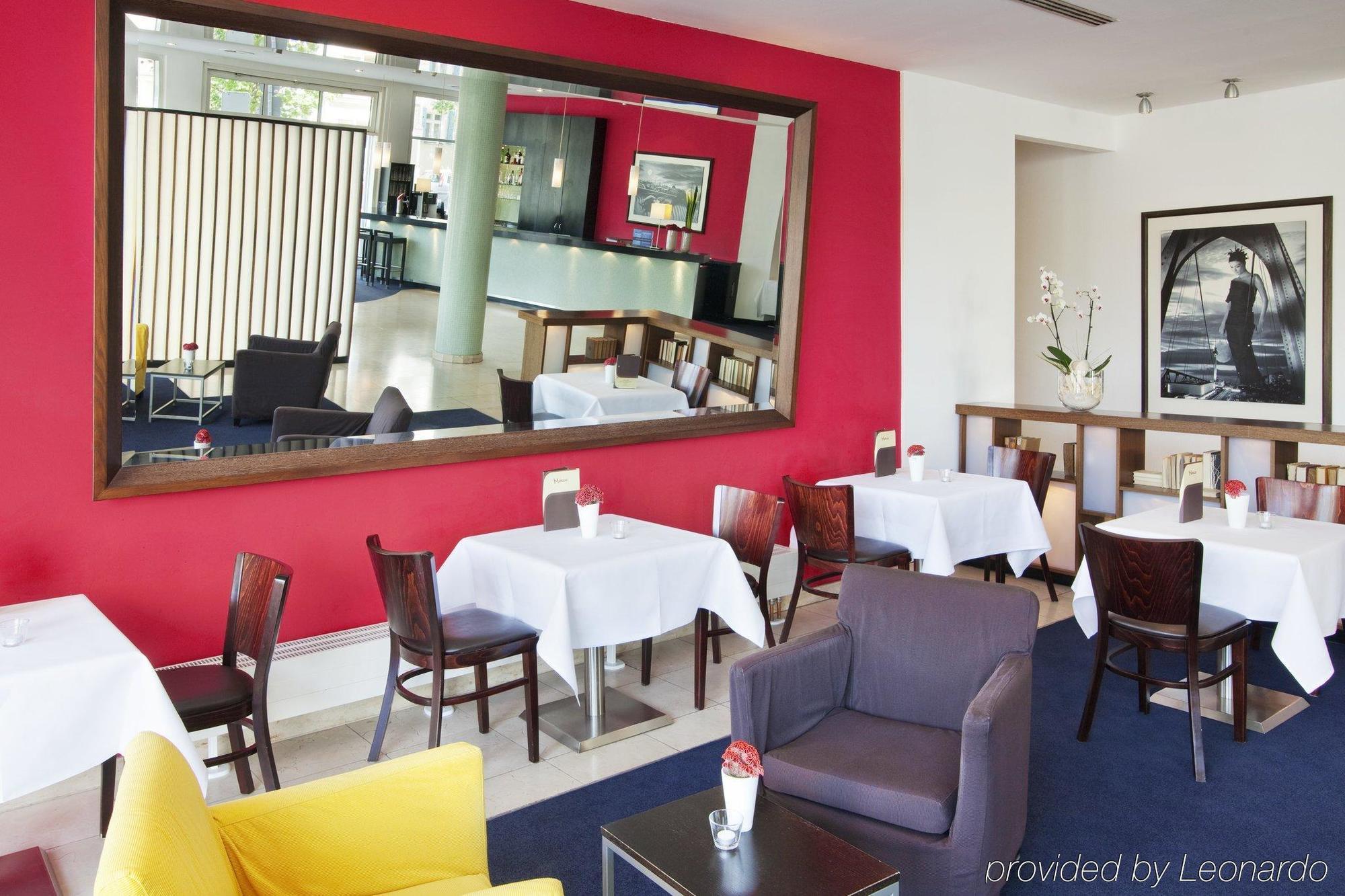 Holiday Inn Berlin City Center East Prenzlauer Berg By Ihg Ресторант снимка