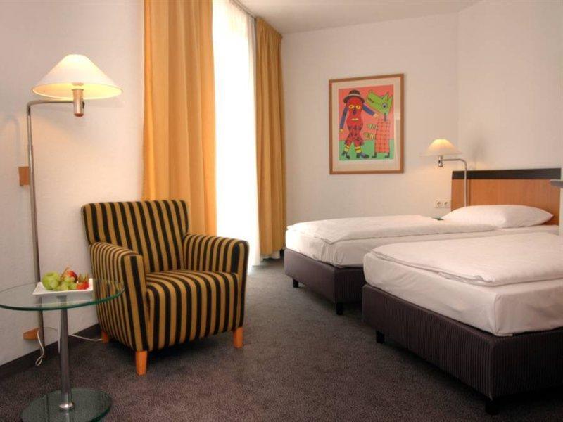 Holiday Inn Berlin City Center East Prenzlauer Berg By Ihg Екстериор снимка