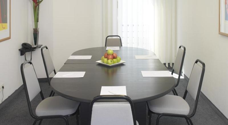 Holiday Inn Berlin City Center East Prenzlauer Berg By Ihg Екстериор снимка