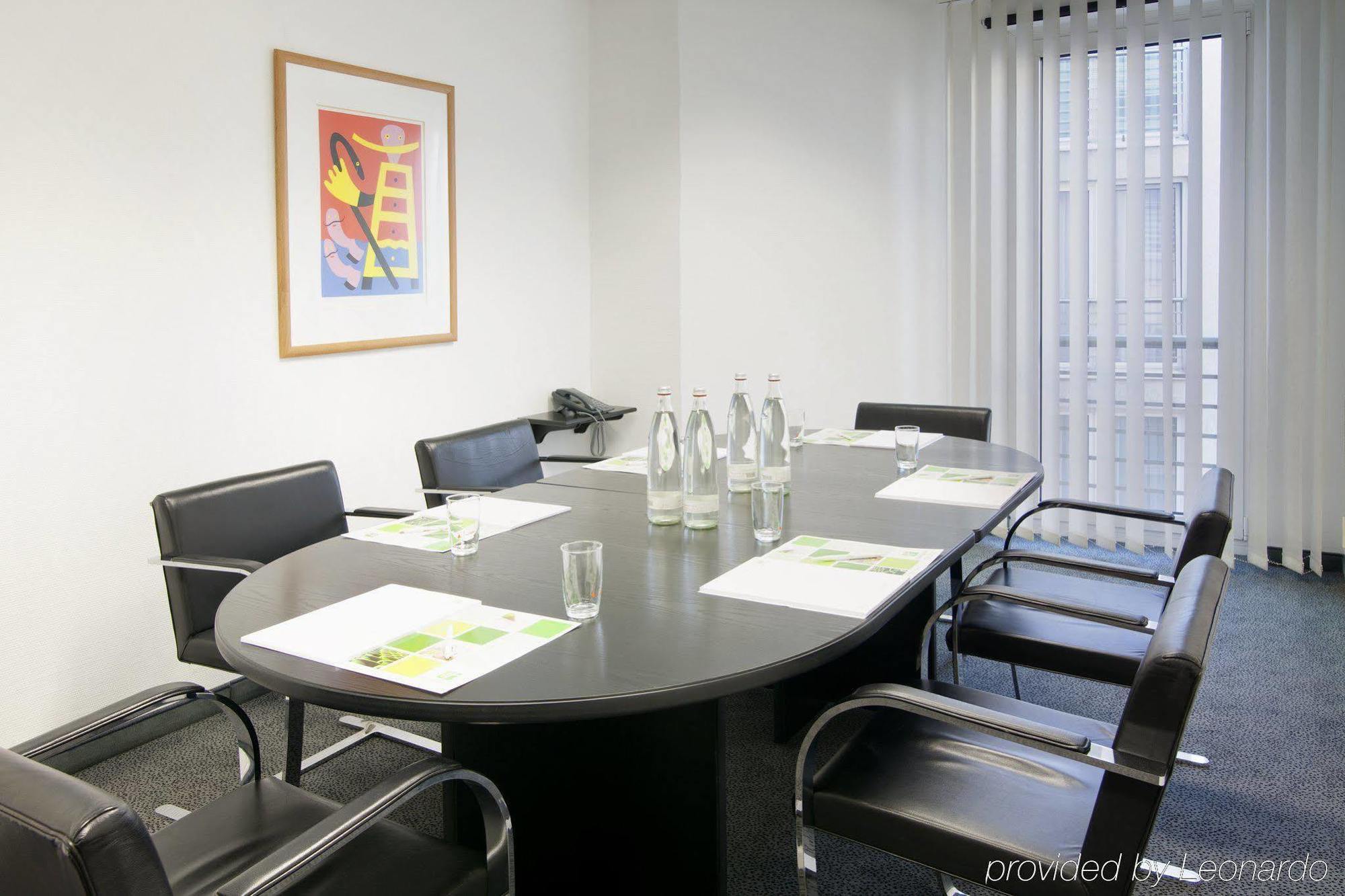 Holiday Inn Berlin City Center East Prenzlauer Berg By Ihg Съоръжения снимка