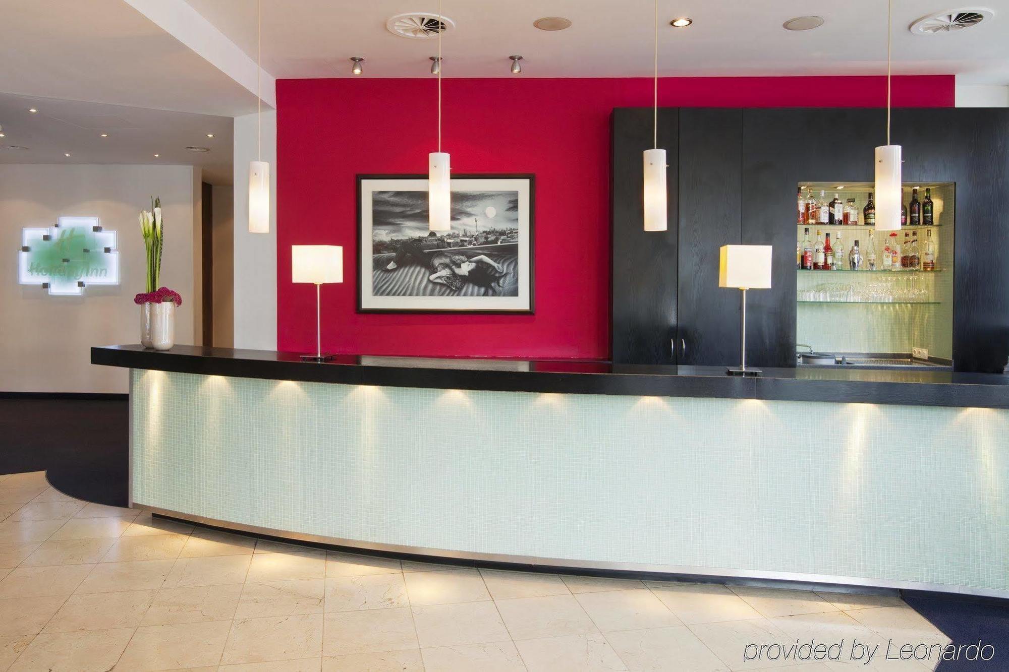 Holiday Inn Berlin City Center East Prenzlauer Berg By Ihg Интериор снимка