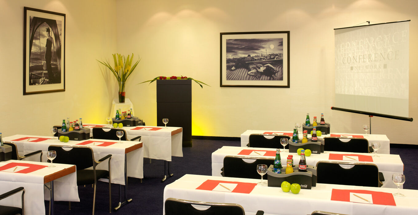 Holiday Inn Berlin City Center East Prenzlauer Berg By Ihg Екстериор снимка